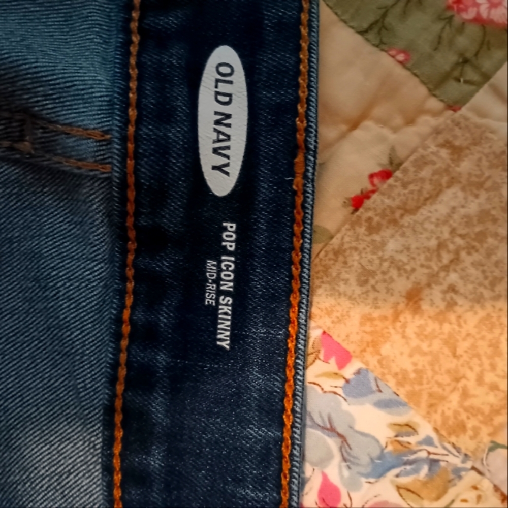 Old Navy pop Icon Midrise skinny jeans